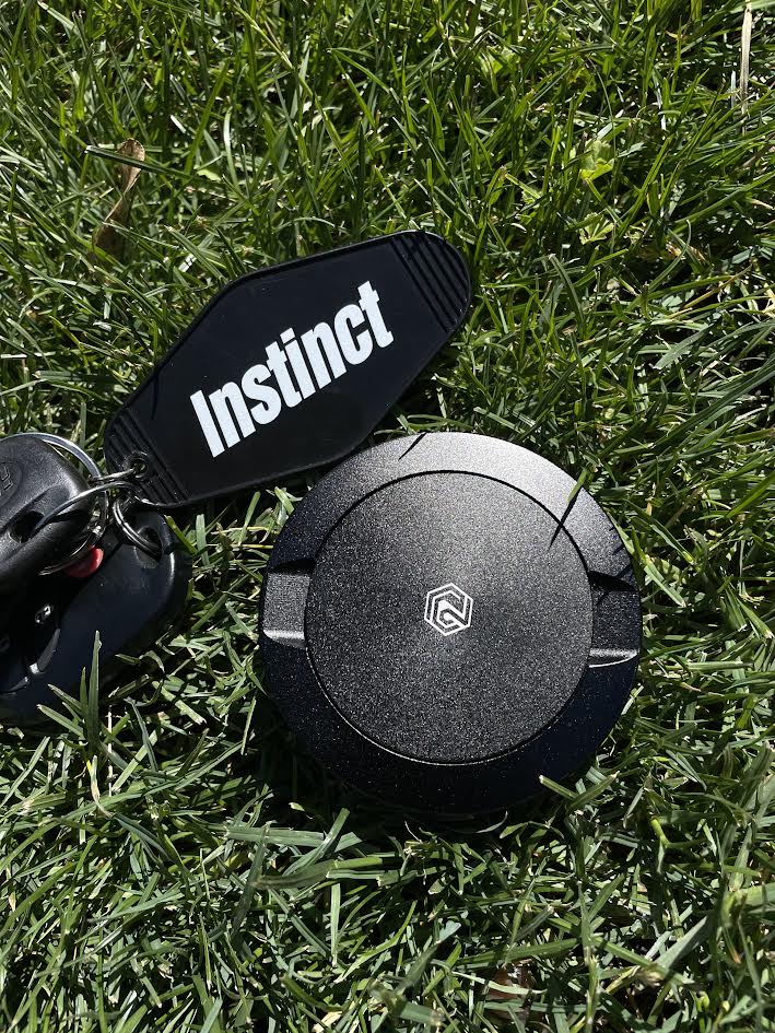 INSTINCT ALUMINUM POUCH CASE