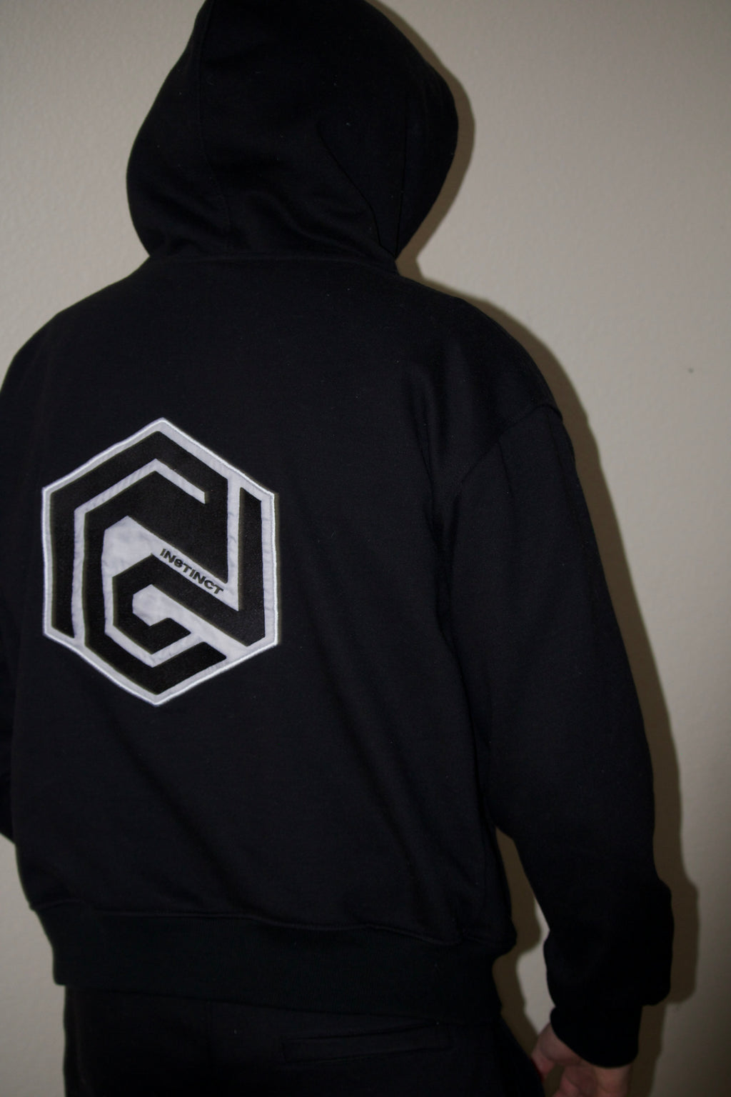 LOGO HEAVYWEIGHT COTTON FLEECE HOODIE - BLACK - INSTINCT JIU-JITSU